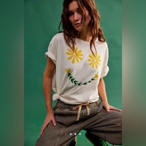 NWOT We The Free Sunshine Smiles Tee, Size S